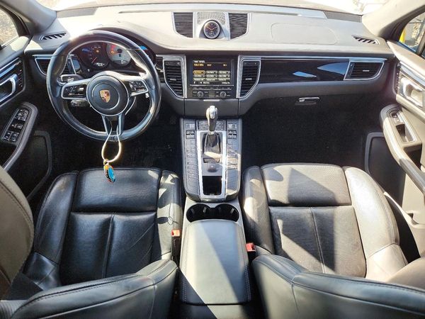 2015 PORSCHE MACAN — CKPT