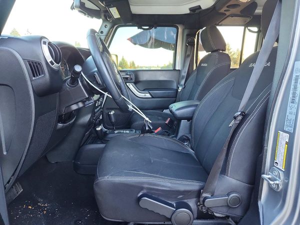 2018 JEEP WRANGLER UNLIMITED Unlimited Sahara — DENT
