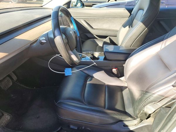 2018 TESLA MODEL 3 — DENT