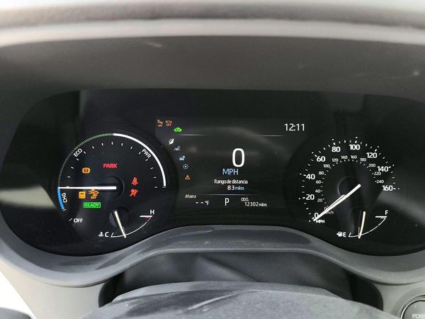 2025 TOYOTA SIENNA LE