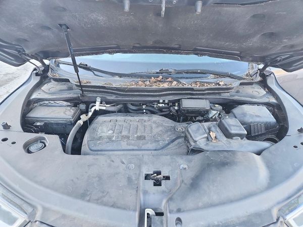 2017 ACURA MDX SH-AWD (Advance) — Engine bay