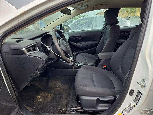 2022 TOYOTA COROLLA LE — DENT