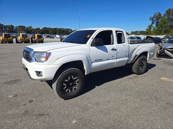 2013 TOYOTA TACOMA Delux — Front 3/4