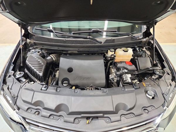 2019 CHEVROLET TRAVERSE LT — Engine bay