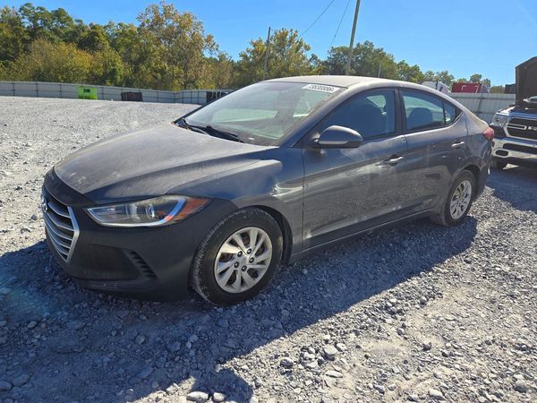 2018 HYUNDAI ELANTRA SE — Front 3/4