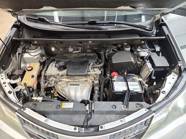 2015 TOYOTA RAV4 LE (X Grade) — Engine bay
