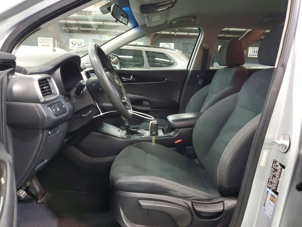 2019 KIA SORENTO L, LX, S — DENT