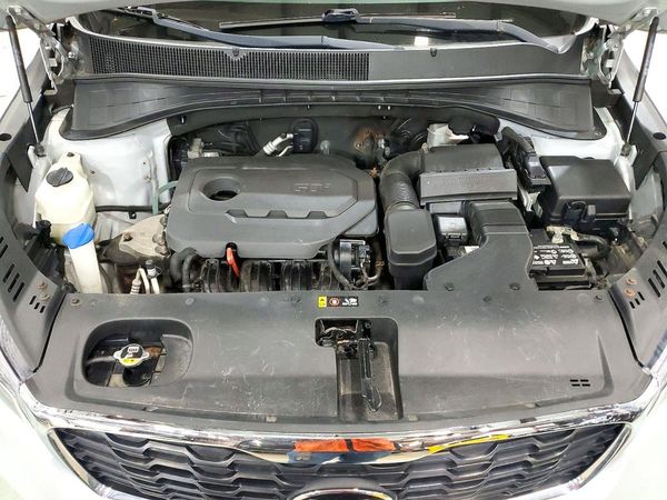 2019 KIA SORENTO L, LX, S — Engine bay