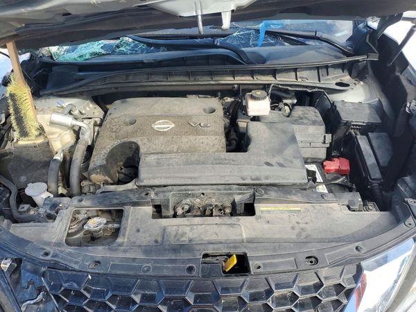 2020 NISSAN MURANO — Engine bay