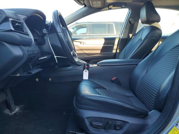 2021 TOYOTA CAMRY SE + Convenient Pkg — DENT