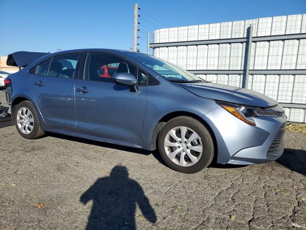 2024 TOYOTA COROLLA — Passenger 3/4