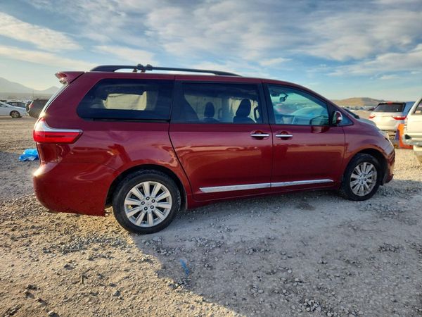 2015 TOYOTA SIENNA