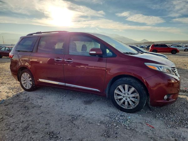 2015 TOYOTA SIENNA