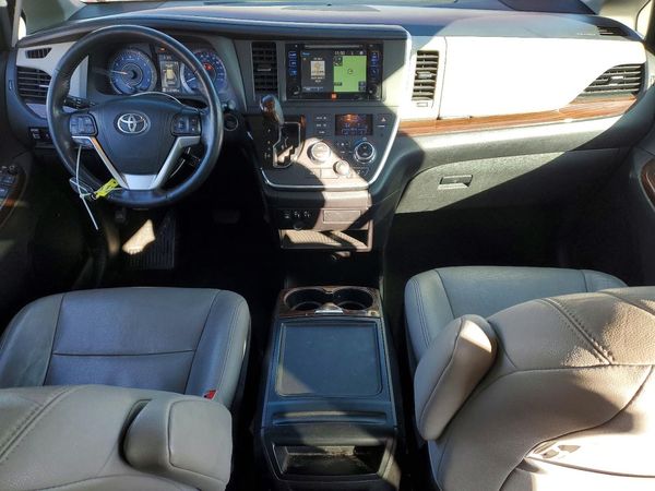 2015 TOYOTA SIENNA