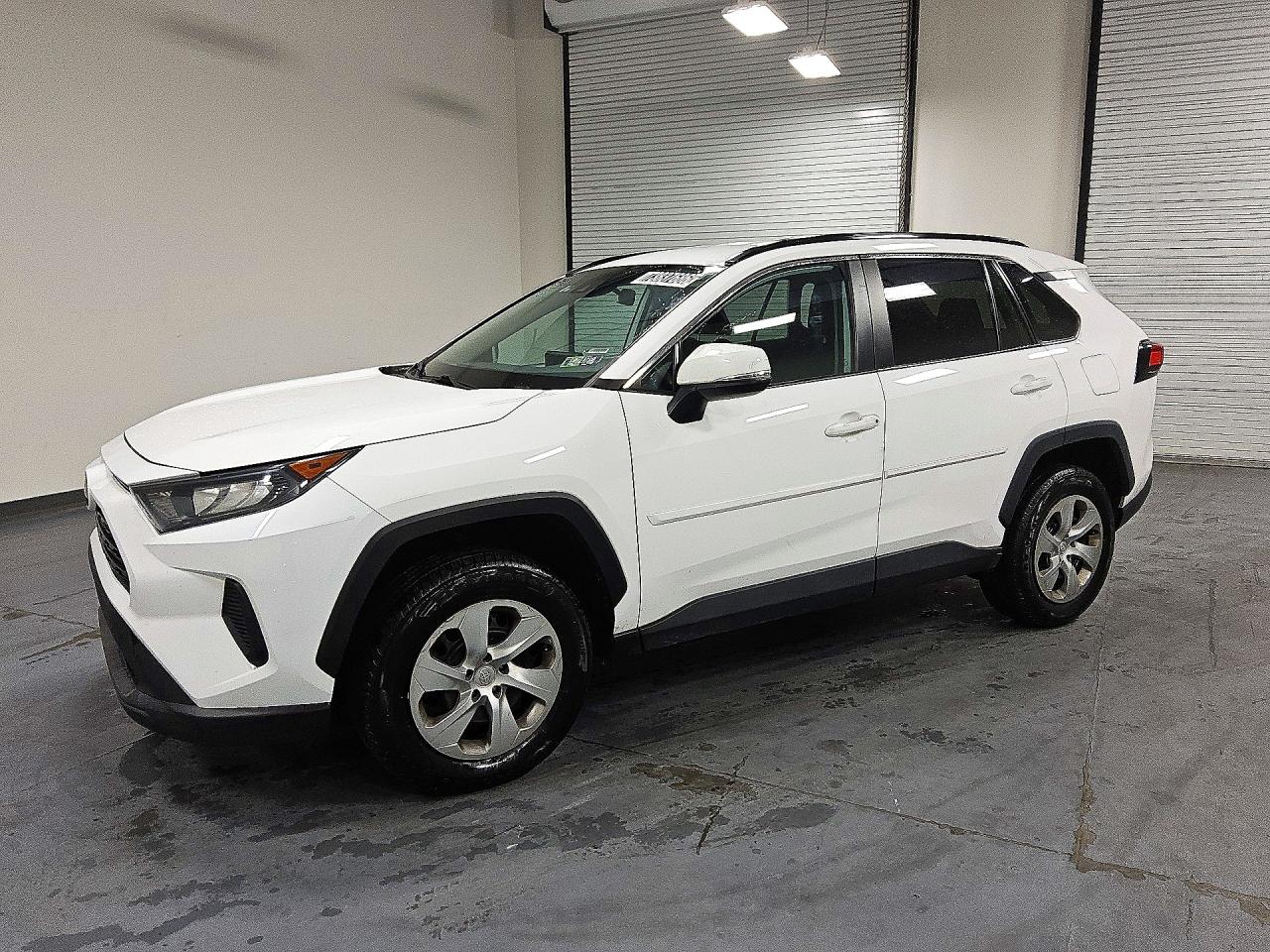 2021 TOYOTA RAV4 LE — Front 3/4