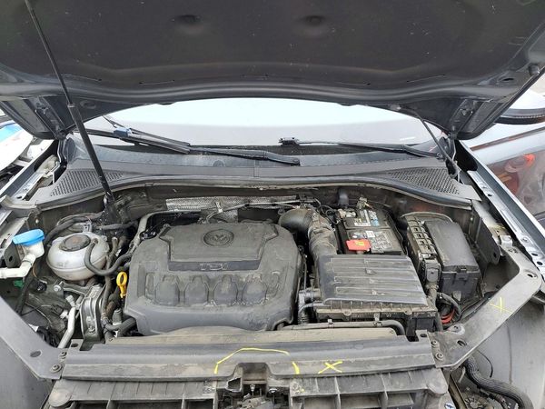 2018 VOLKSWAGEN TIGUAN S — Engine bay
