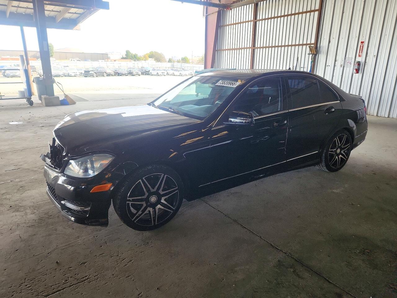 2013 MERCEDES-BENZ C C250 — Front 3/4