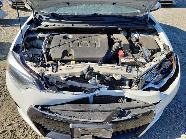 2014 TOYOTA COROLLA L/LE — Engine bay
