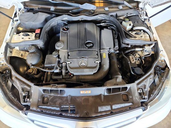 2013 MERCEDES-BENZ C C250 — Engine bay