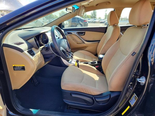 2013 HYUNDAI ELANTRA — DENT