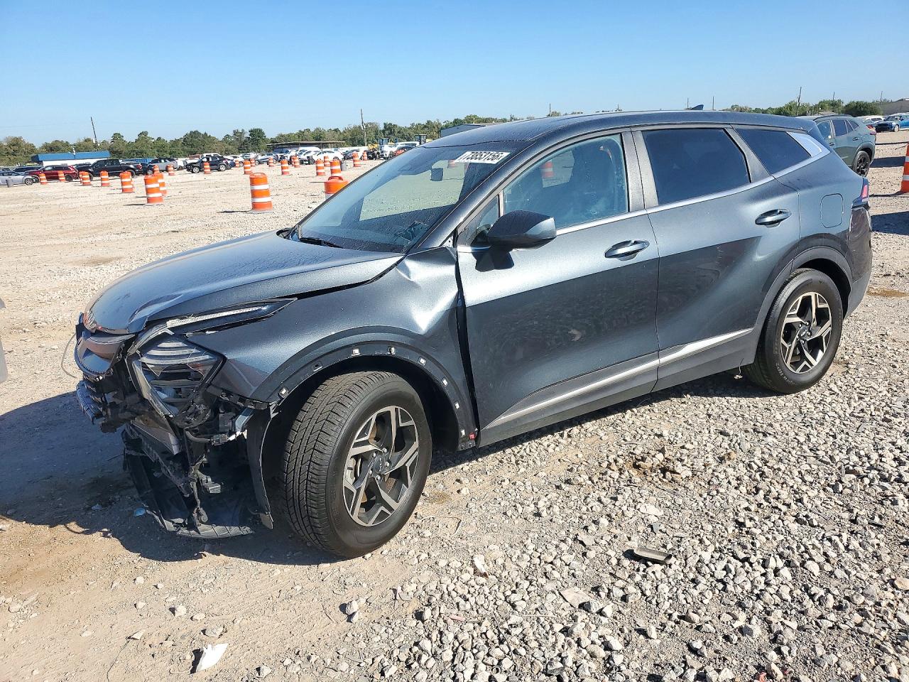 2024 KIA SPORTAGE LX — Front 3/4