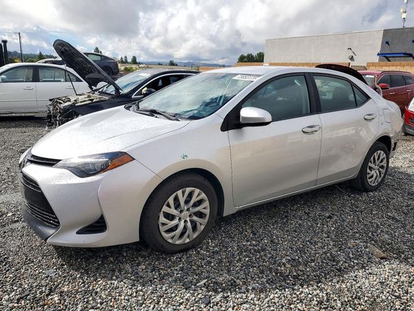 2018 TOYOTA COROLLA L/LE/SE/XLE/XSE — Front 3/4