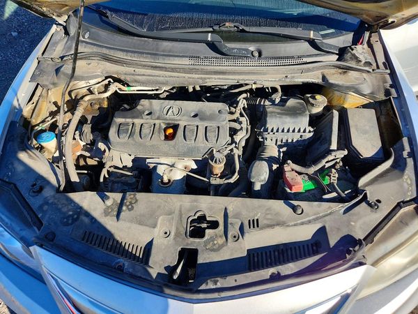 2013 ACURA ILX 20 PREMIUM — Engine bay