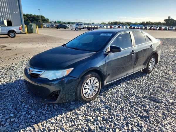 2012 TOYOTA CAMRY — Front 3/4
