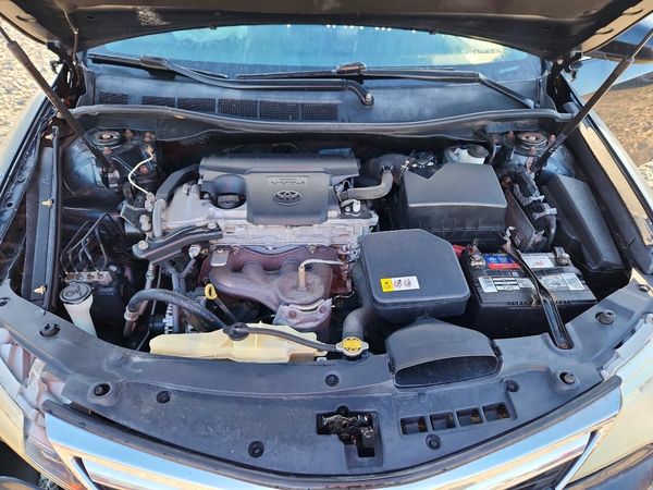 2012 TOYOTA CAMRY — Engine bay