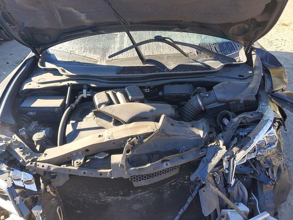 2016 ACURA MDX — Engine bay