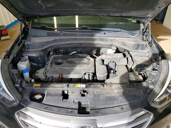 2017 HYUNDAI SANTA FE — Engine bay
