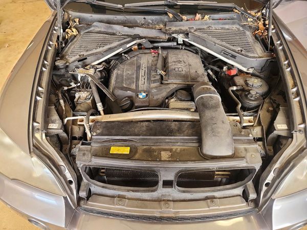 2012 BMW X5 xDrive35i — Engine bay