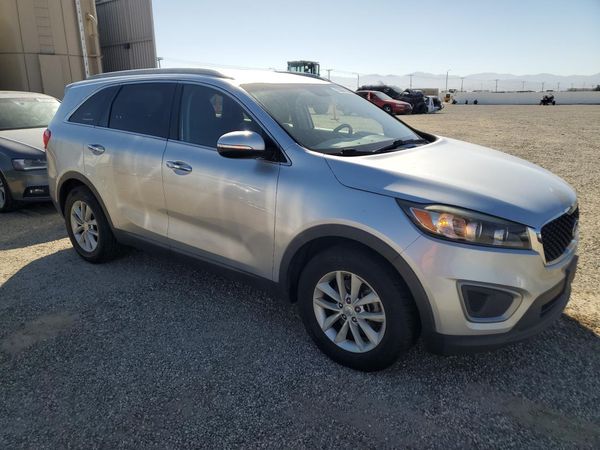 2016 KIA SORENTO L / LX — Passenger 3/4