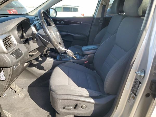2016 KIA SORENTO L / LX — DENT