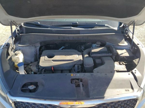 2016 KIA SORENTO L / LX — Engine bay