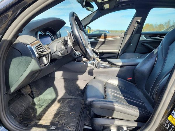 2019 BMW 540 xDrive — DENT