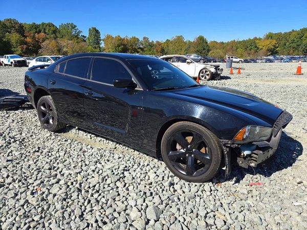 2014 DODGE CHARGER SXT — Passenger 3/4