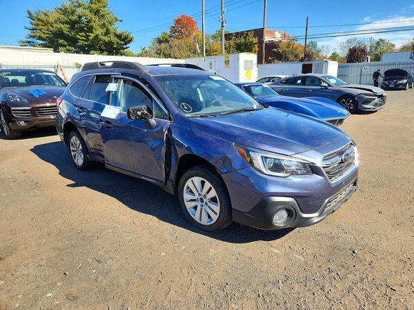 2018 SUBARU OUTBACK Premium — Passenger 3/4