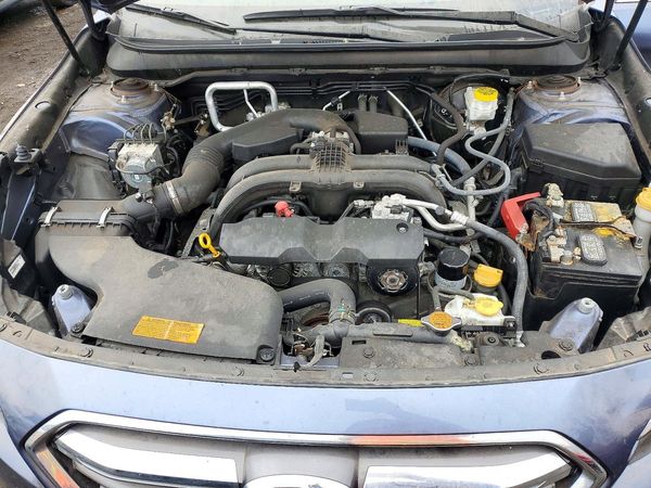 2018 SUBARU OUTBACK Premium — Engine bay