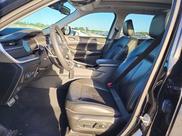 2023 JEEP GRAND CHEROKEE Limited — DENT