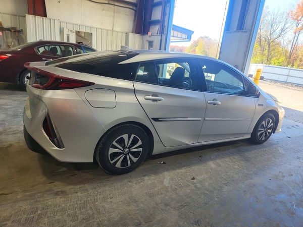 2017 TOYOTA PRIUS Three/Four/Four Adv — PSRA