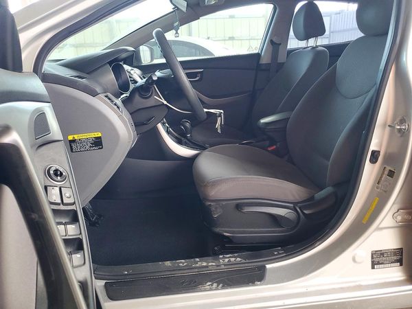 2016 HYUNDAI ELANTRA — DENT