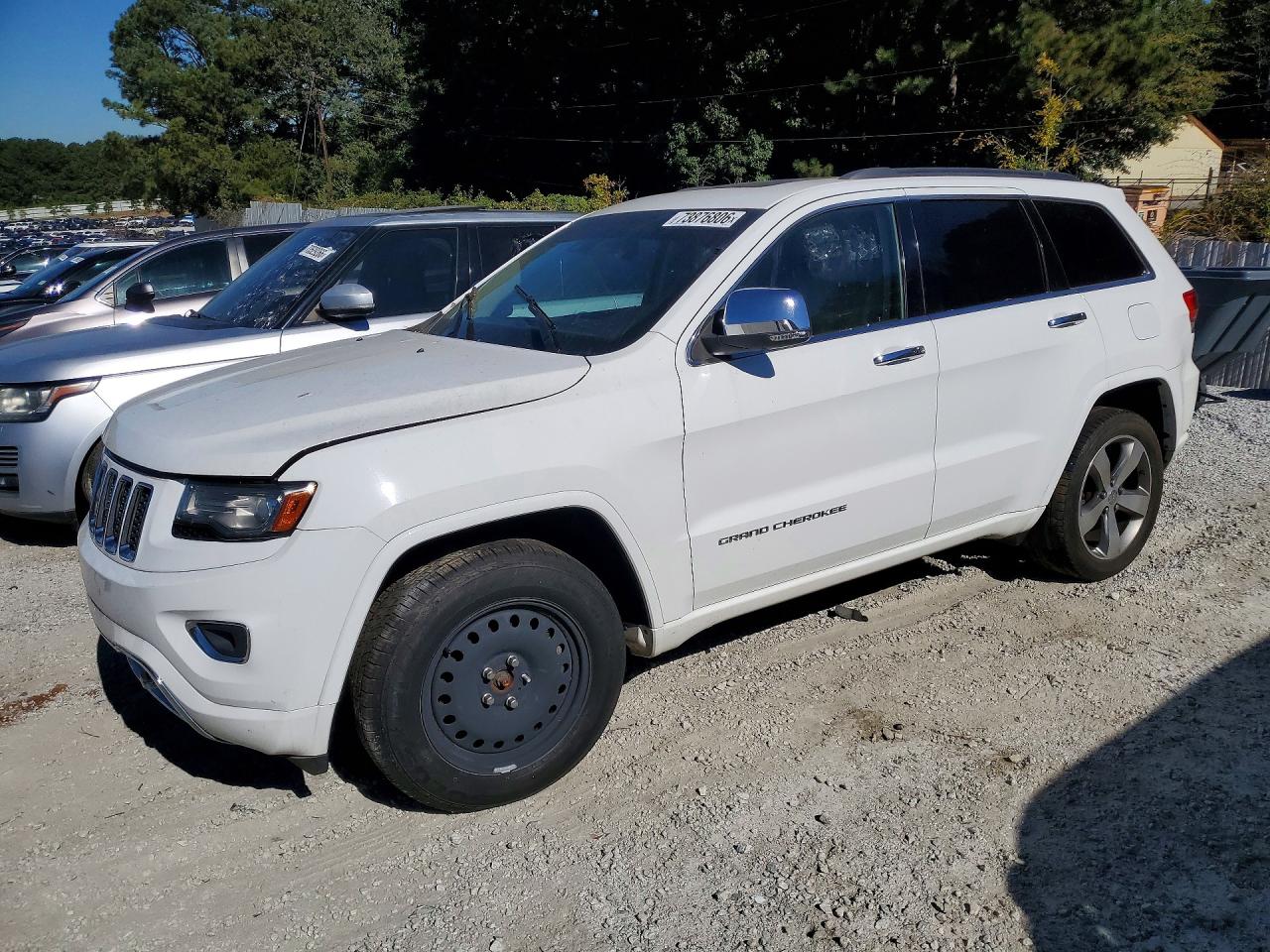 2014 JEEP CHEROKEE Overland — Front 3/4