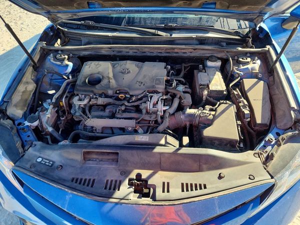 2020 TOYOTA CAMRY — Engine bay