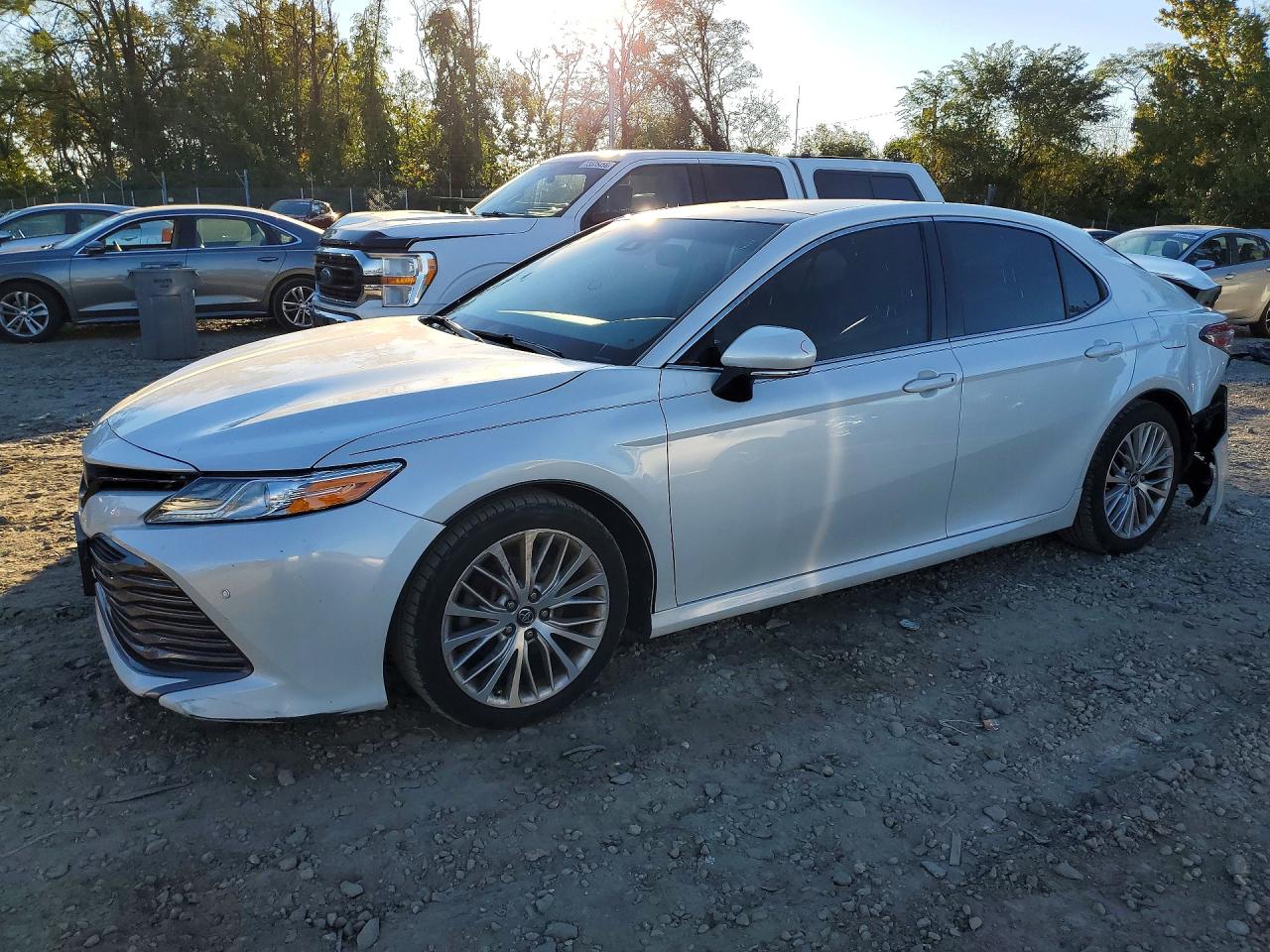 2018 TOYOTA CAMRY L/LE/SE/XLE — Front 3/4