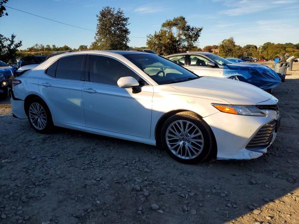2018 TOYOTA CAMRY L/LE/SE/XLE — Passenger 3/4