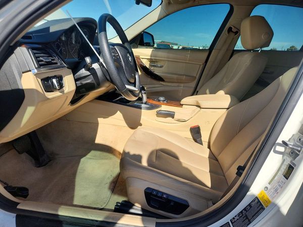 2015 BMW 320 xDrive SA — DENT