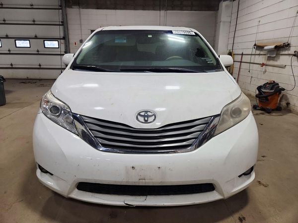 2013 TOYOTA SIENNA — DIRF
