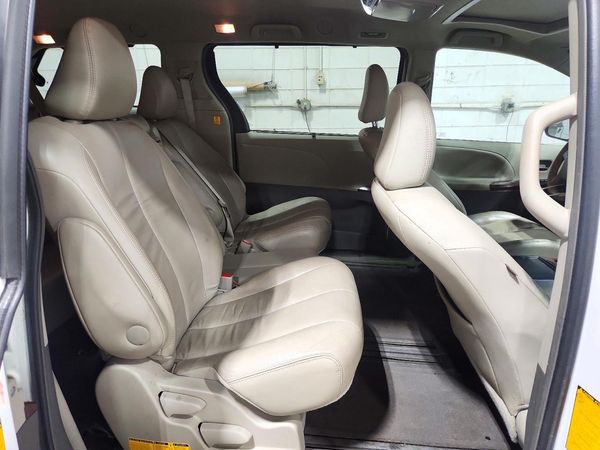 2013 TOYOTA SIENNA — PSRS