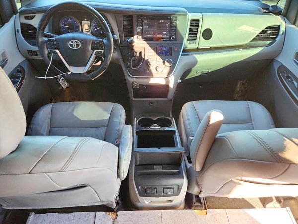 2019 TOYOTA SIENNA — CKPT